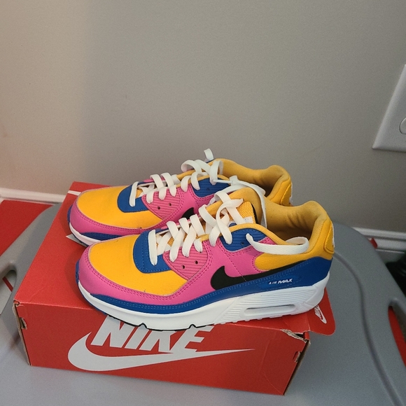 Nike Shoes - Nike Big Kid's Air Max 90 LTR University Gold/Black (CD6864 700)